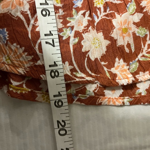 Time Goes By Cropped Peplum Deep V  Top in Red Clay Floral, size Large - Picture 7 of 9